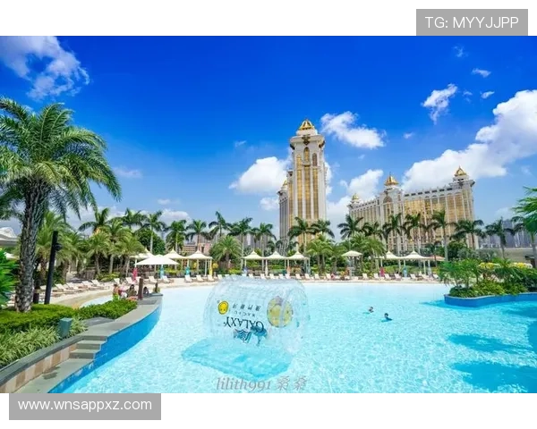 澳门百老汇银河的交通便利,方便游客快速抵达各大景点,开启便捷的澳门旅游体验